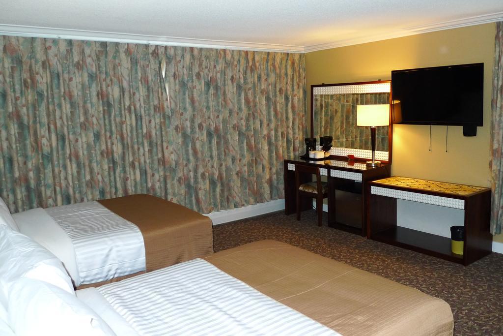 The Deluxe Hotel Vancouver Exteriör bild