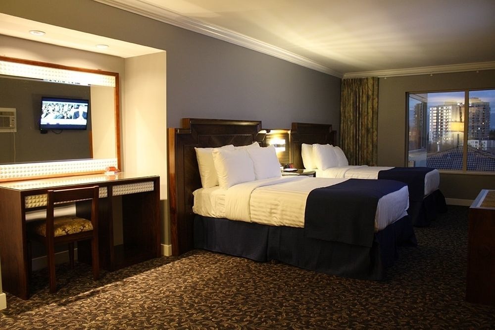 The Deluxe Hotel Vancouver Exteriör bild